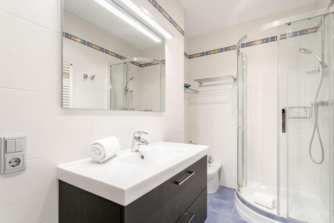 Fantastic 2 Bedroom 5 Minutes By Car From Plaza Catalunya برشلونة المظهر الخارجي الصورة